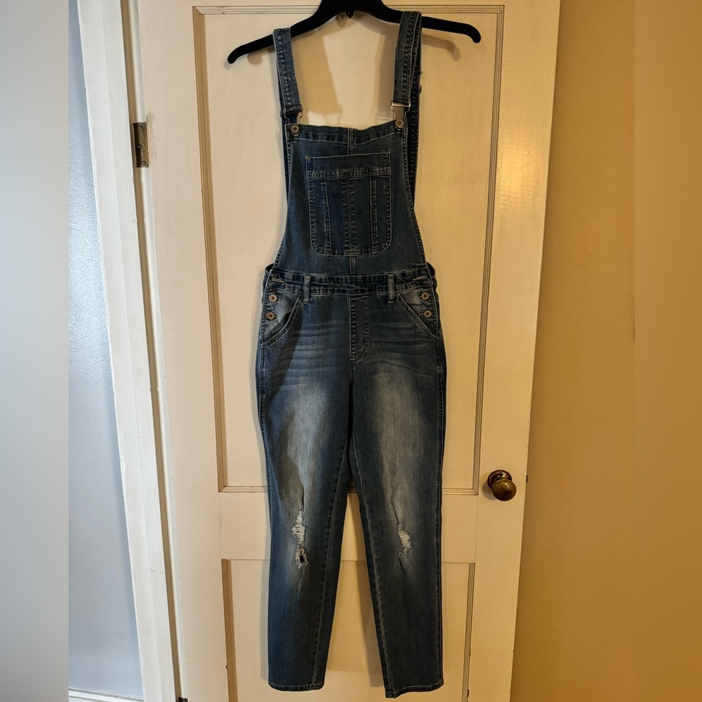 FREE SHIPPING!! 
NWOT Kancan Suspender Overalls
